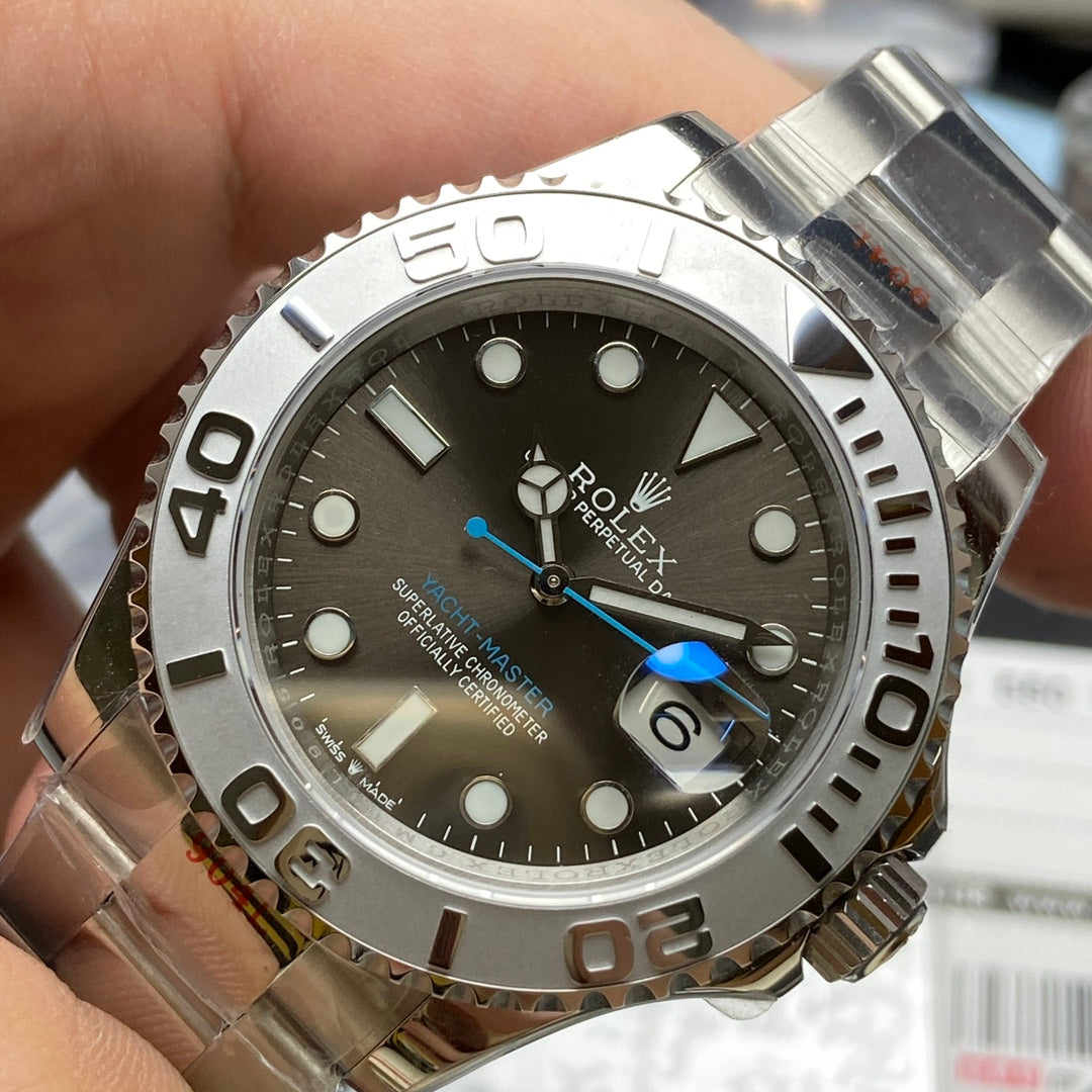 Luxury - Grey - Steel and platinum- Automatic -40mm
