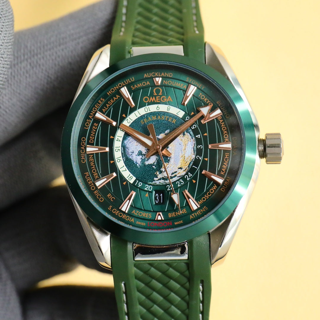 Green World Map - Green Rubber - Automatic - 43mm