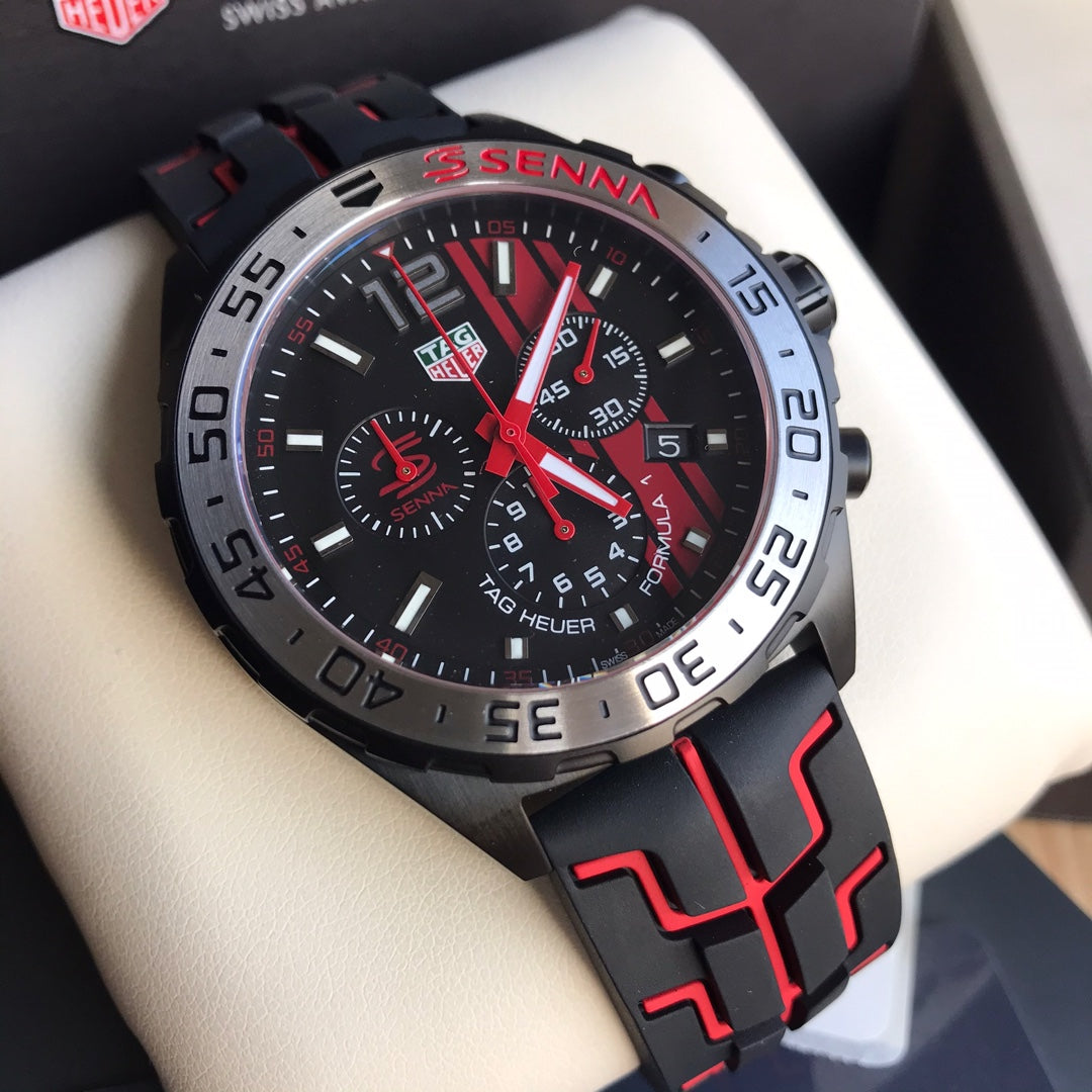 Chronograph -Black Red - Red Rubber - Quartz - 44mm