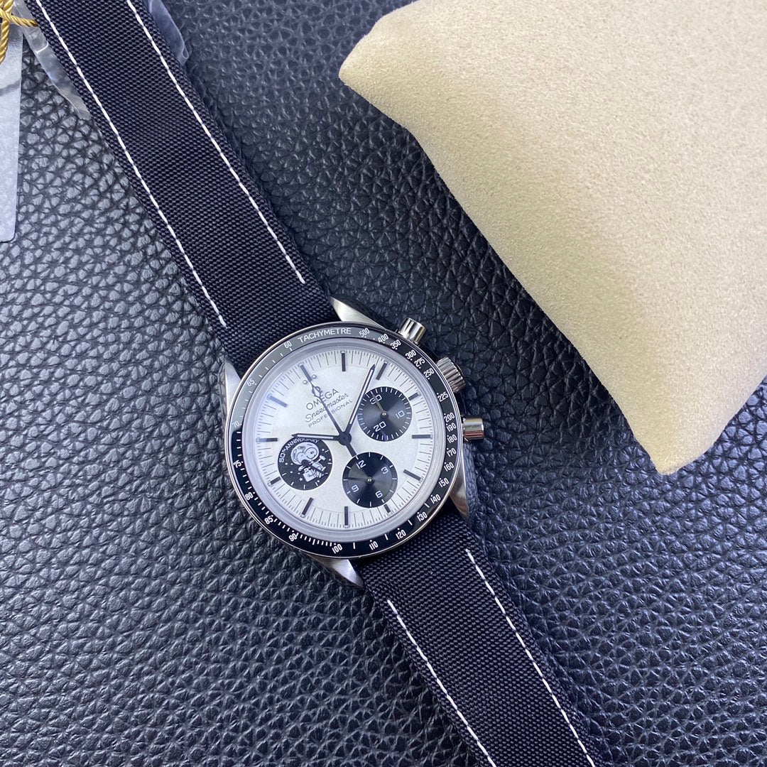 Black Ceramic - Black Rubber- Chronograph - Manual-winding - 42mm
