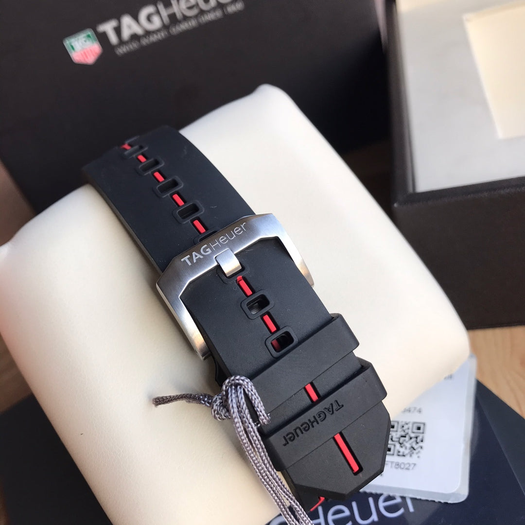Chronograph -Black Red - Red Rubber - Quartz - 44mm