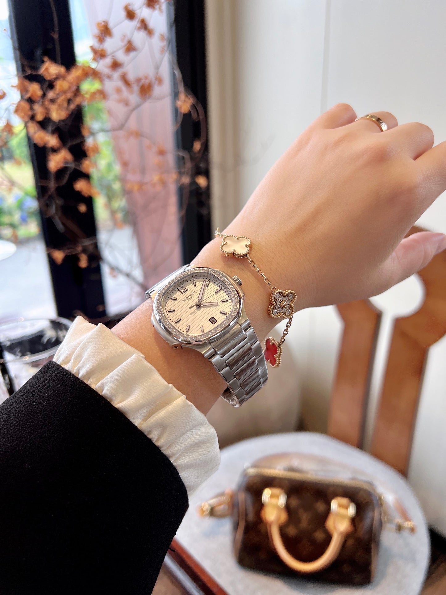 Lady - White - Rhinestones Bezel 316L Steel - Quartz - 35mm
