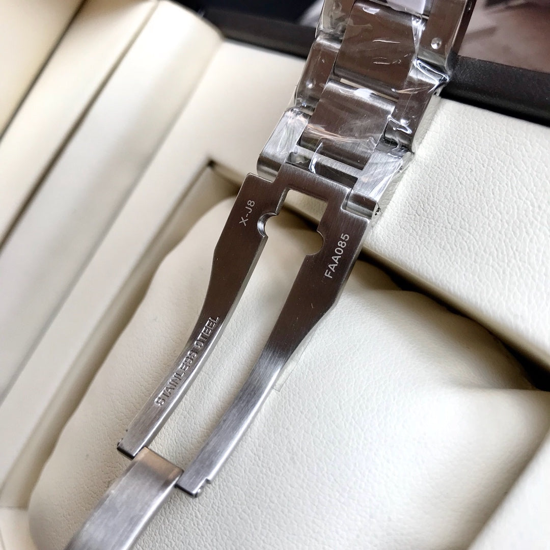 Black - White 904L Steel - Automatic - 43mm