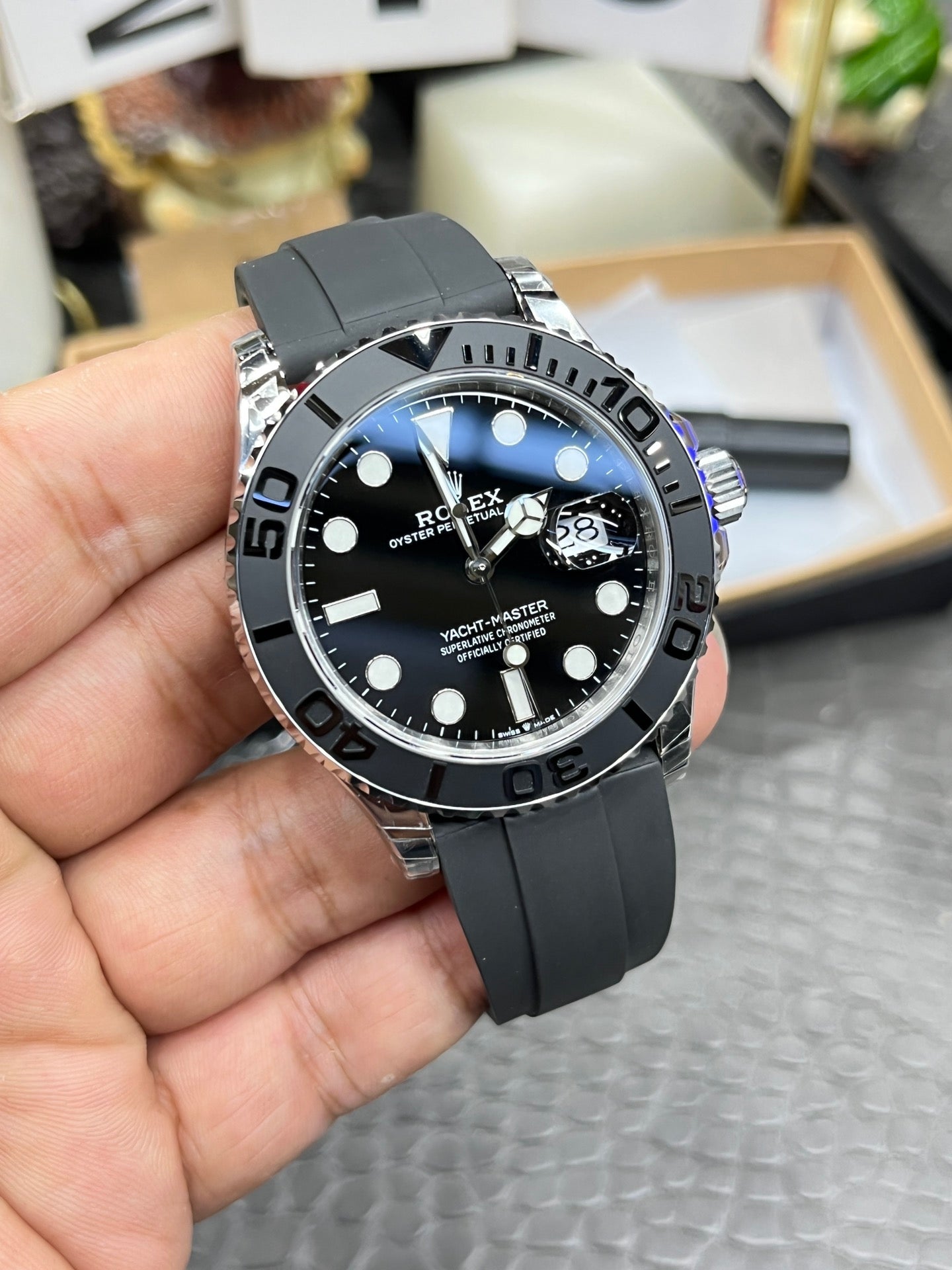Luxury -Black White - Black Rubber - Automatic - 42mm