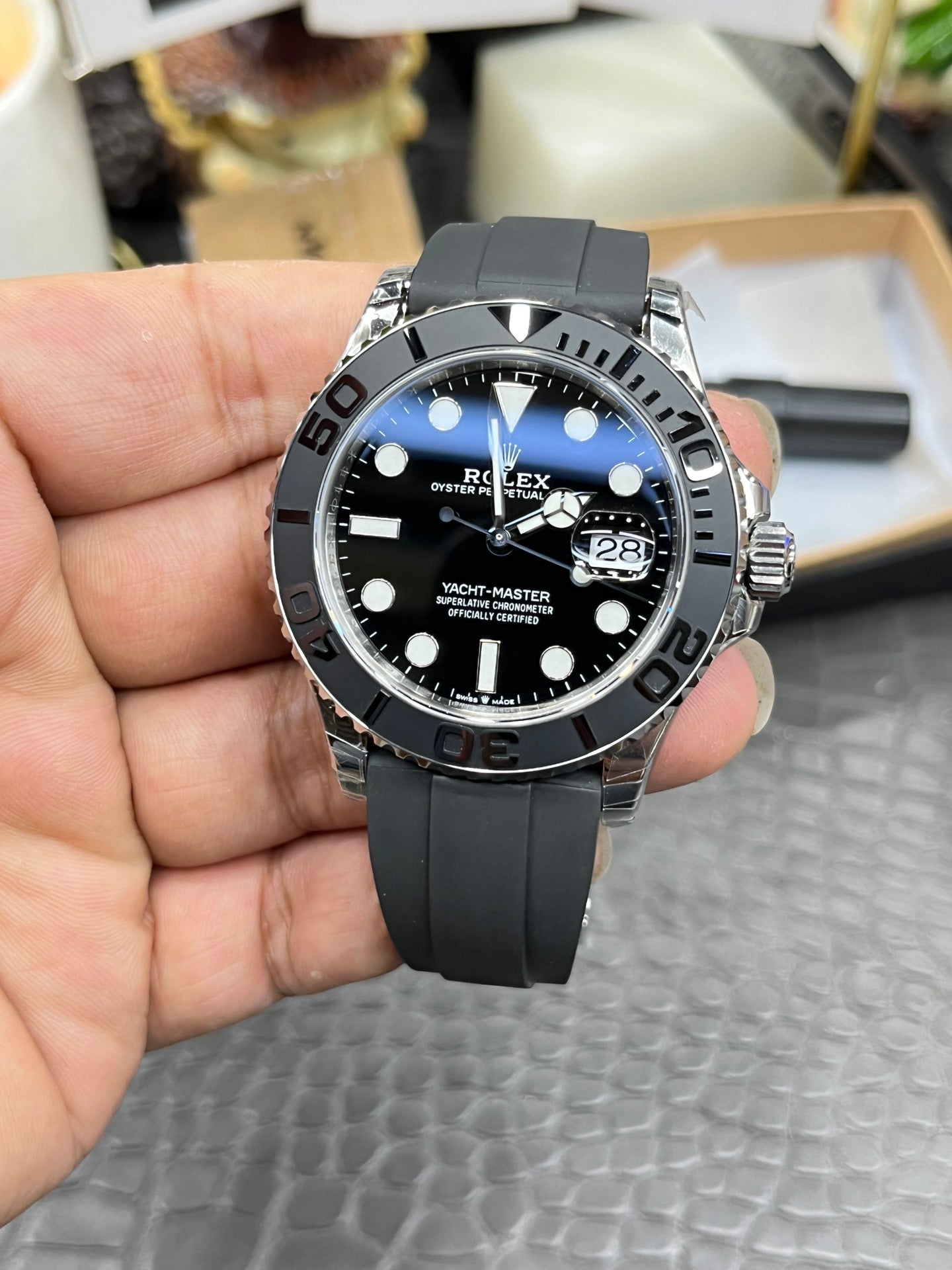 Luxury -Black White - Black Rubber - Automatic - 42mm