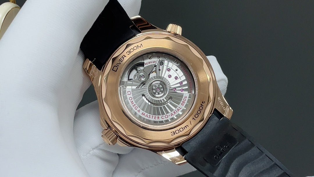 Black Red - Black Rubber - Automatic - 42mm