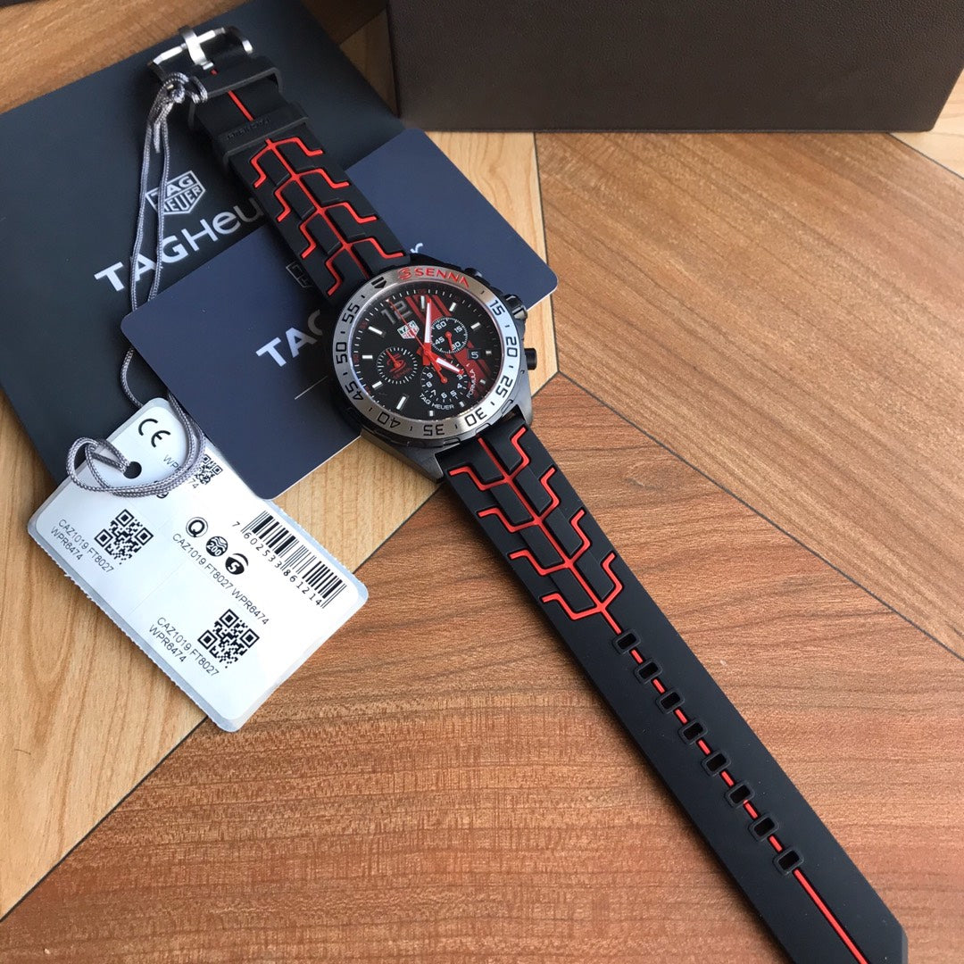Chronograph -Black Red - Red Rubber - Quartz - 44mm