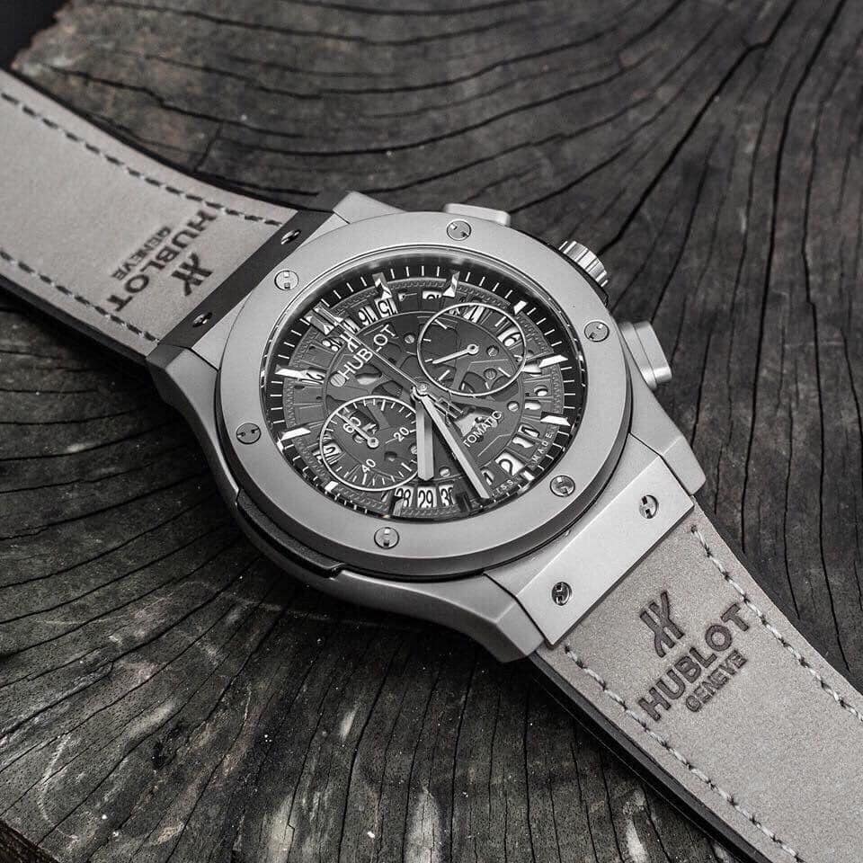 Grey Hollow - Grey Rubber - Chronograph -Automatic - 45mm