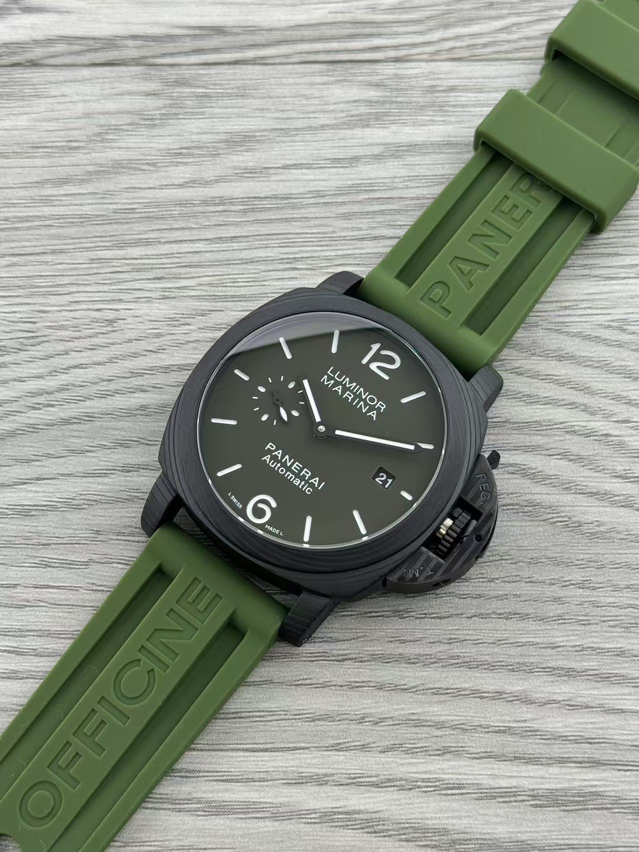Grey Black - 904L Steel - Green Rubber -Automatic - 44mm