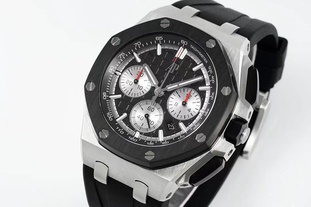 Chronograph - Ceramic Bezel - 904L Steel - Quartz- 43mm