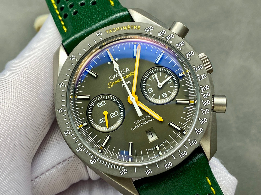 Chronograph -Moon back - Grey - Green rubber- Automatic - 44mm