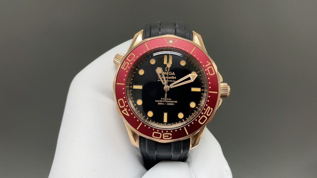 Black Red - Black Rubber - Automatic - 42mm