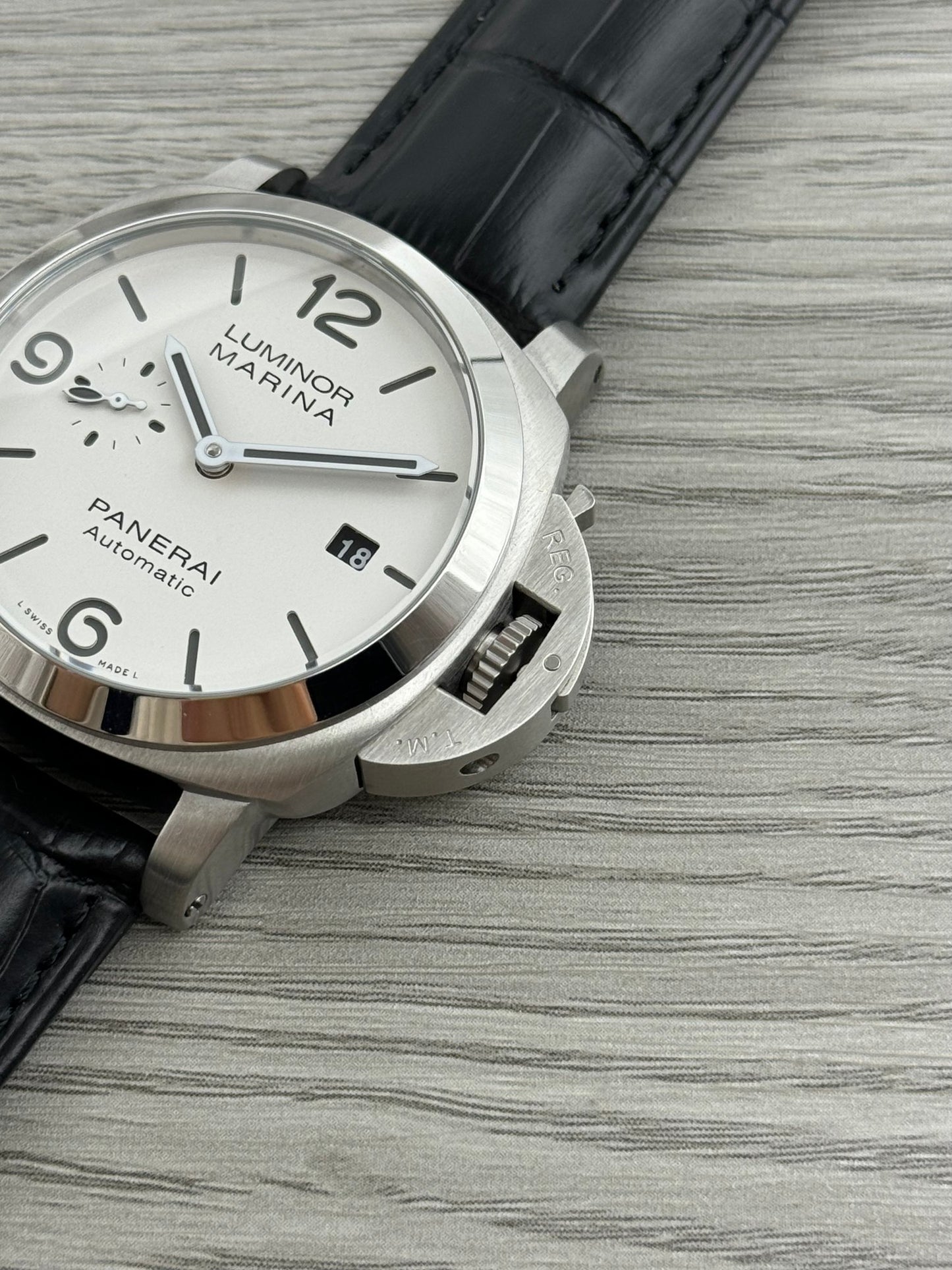 White - 904L Steel - Black Leather -Automatic - 44mm