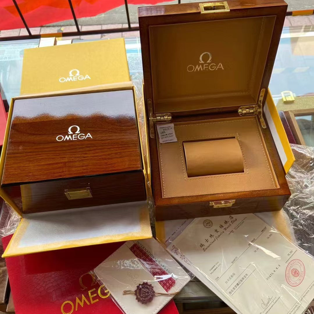 Top version - 231.10.39.21.03.002- Blue Silver -904L Steel - 8500 -Automatic - 41mm