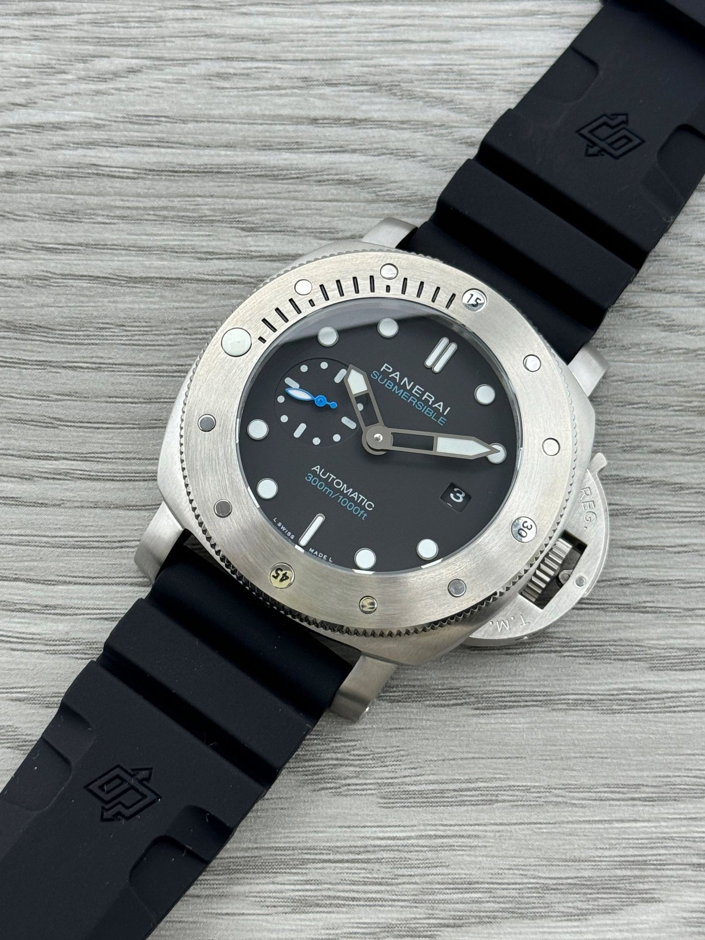 Black - Silver 904L Steel - Black Rubber -Automatic - 47mm