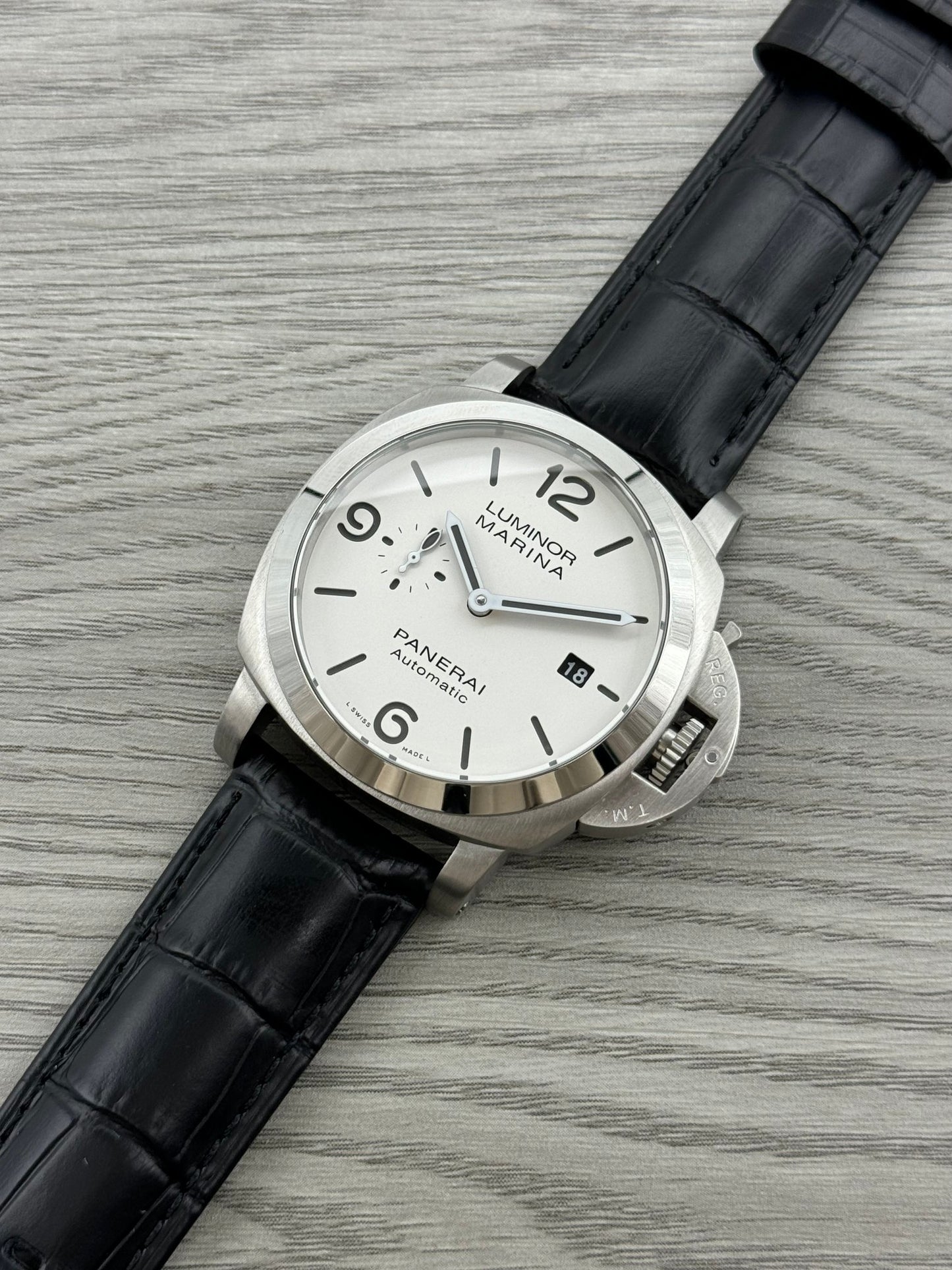 White - 904L Steel - Black Leather -Automatic - 44mm