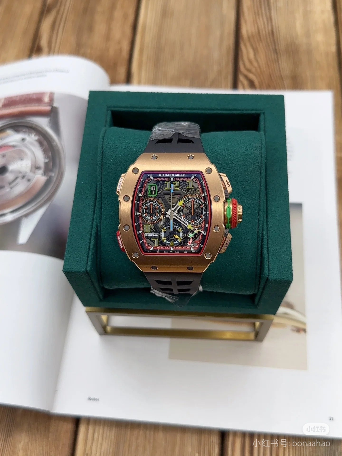 Chronograph - Rosegold Ceramic- Black Rubber- Quartz - 41*49mm