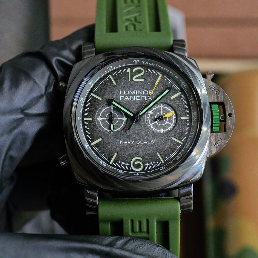 Grey Steel - Green Rubber - Automatic - 47mm