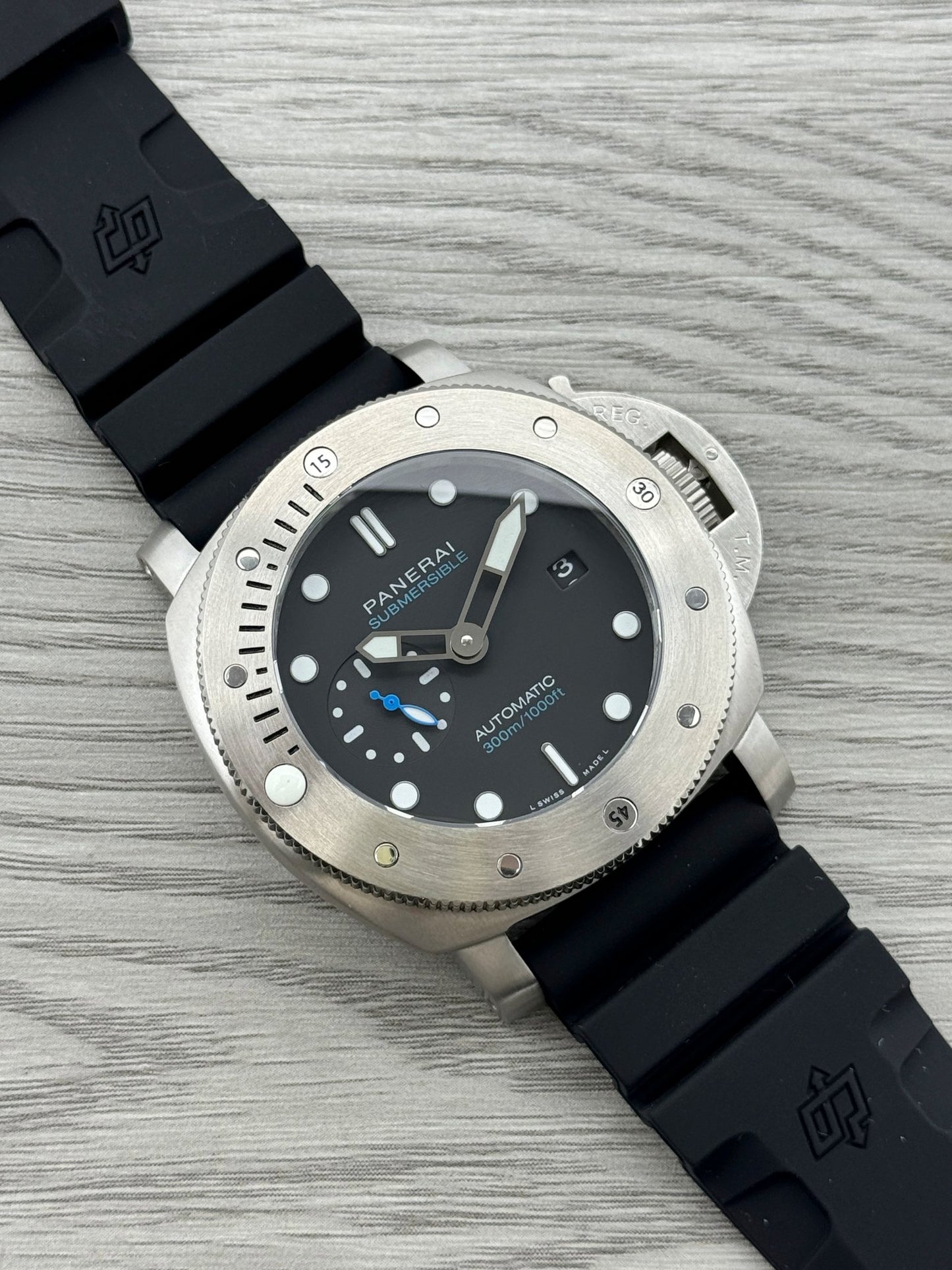 Black - Silver 904L Steel - Black Rubber -Automatic - 47mm