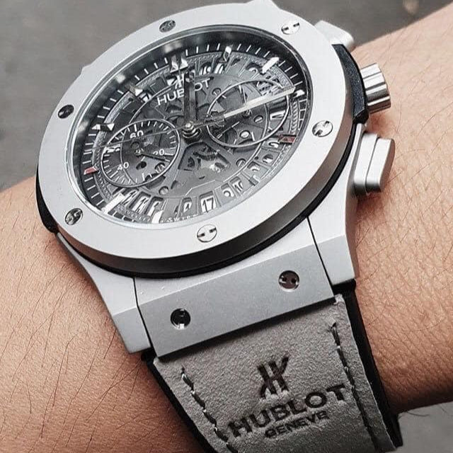 Grey Hollow - Grey Rubber - Chronograph -Automatic - 45mm