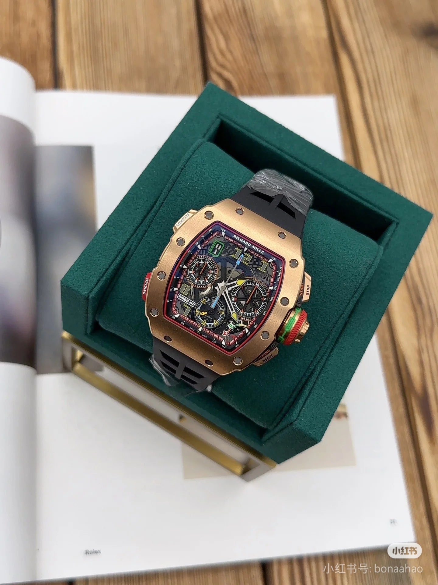 Chronograph - Rosegold Ceramic- Black Rubber- Quartz - 41*49mm