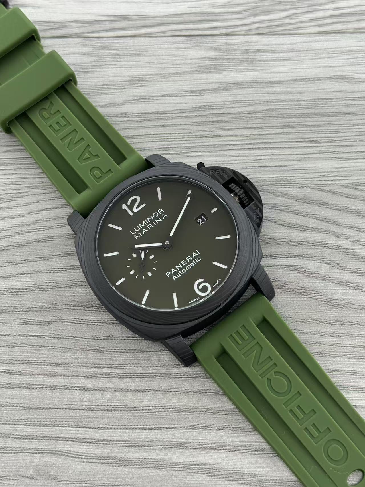 Grey Black - 904L Steel - Green Rubber -Automatic - 44mm