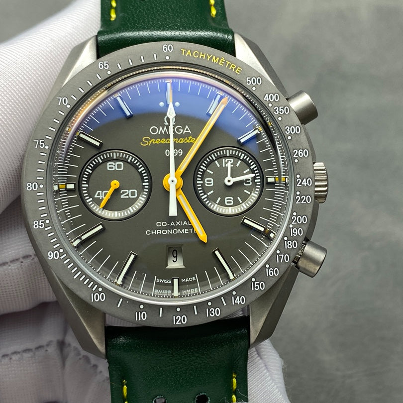 Chronograph -Moon back - Grey - Green rubber- Automatic - 44mm