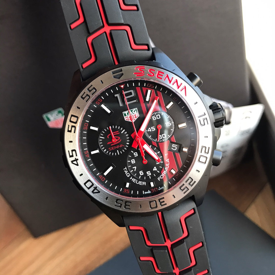 Chronograph -Black Red - Red Rubber - Quartz - 44mm