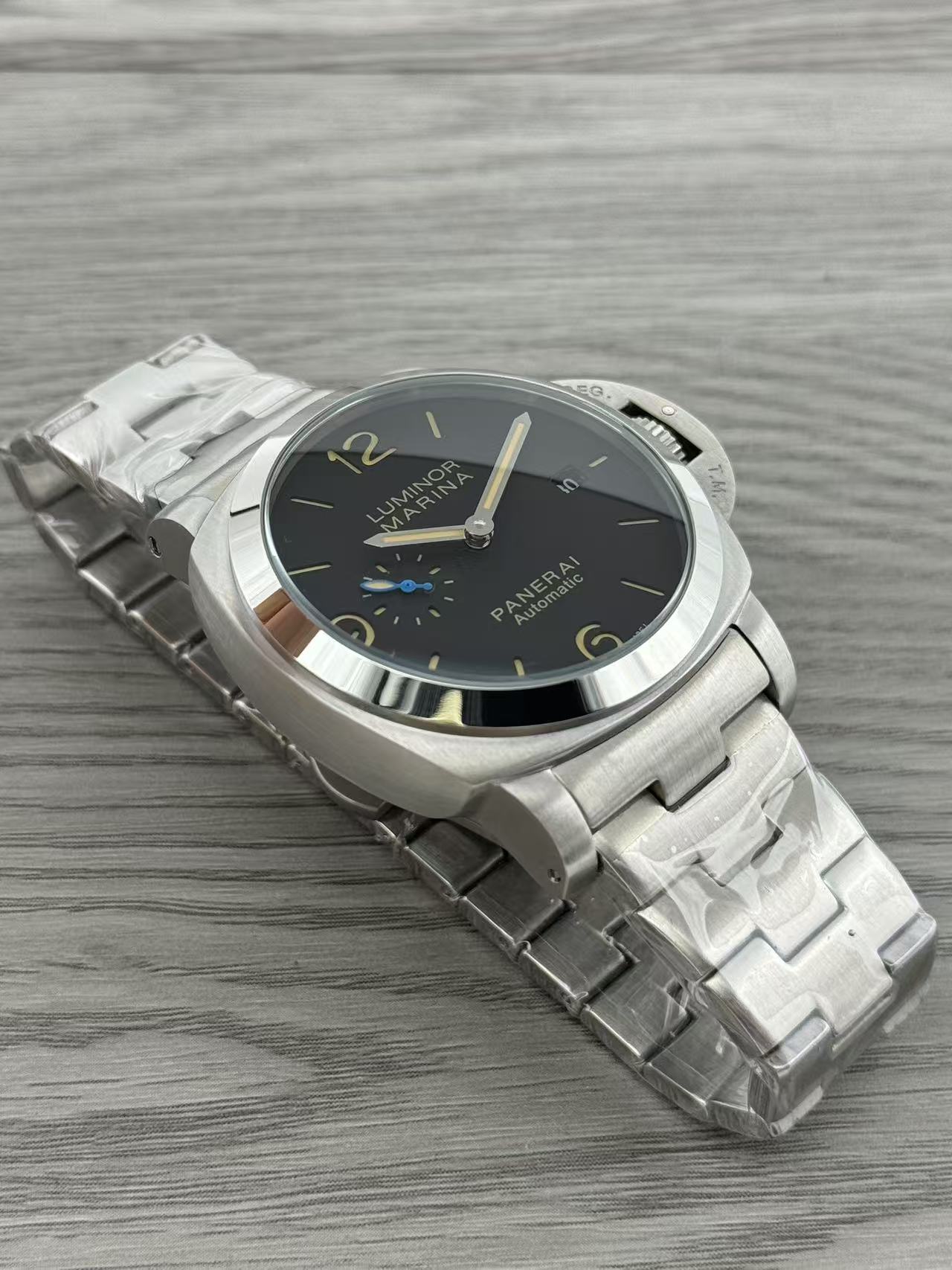 Black - Silver 904L Steel -Automatic - 44mm