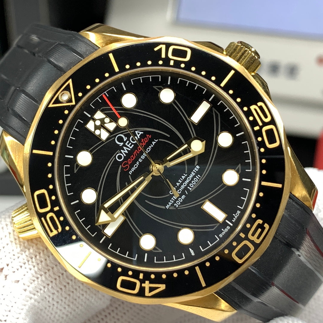 Black Gold - Black Rubber - Automatic - 41mm