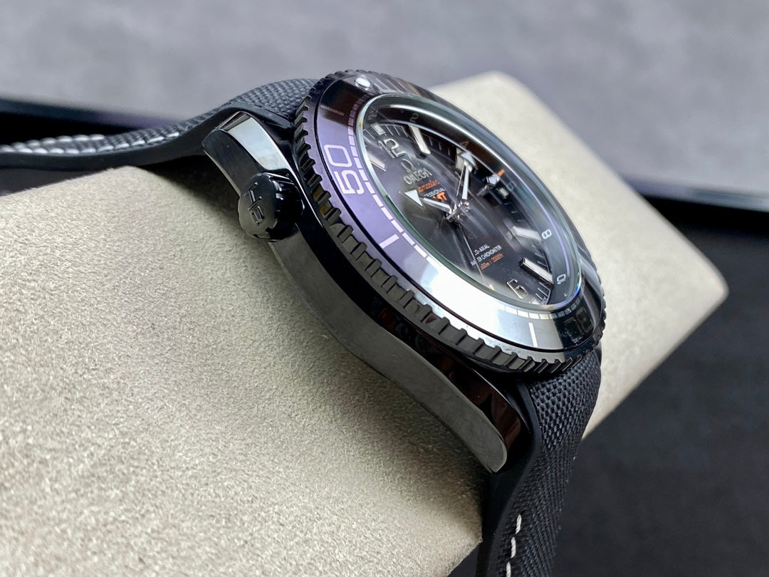 Black Steel - Black Rubber - Automatic - 43mm