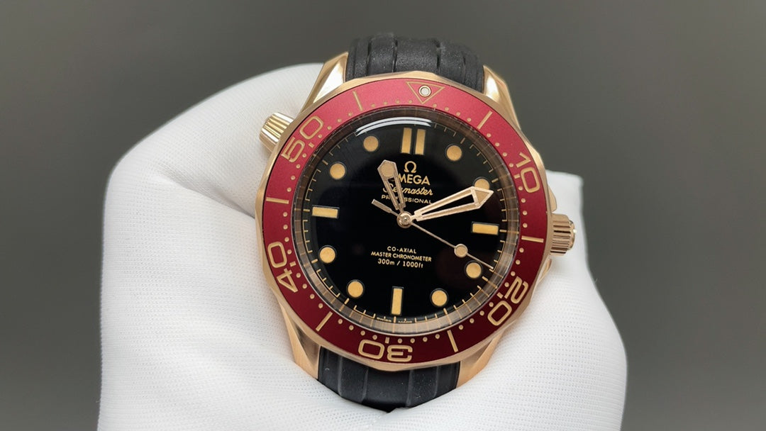 Black Red - Black Rubber - Automatic - 42mm