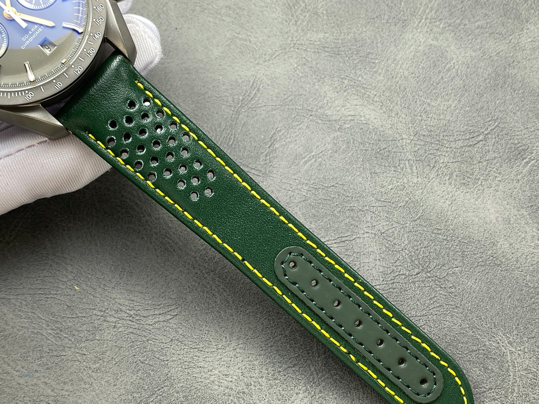 Chronograph -Moon back - Grey - Green rubber- Automatic - 44mm