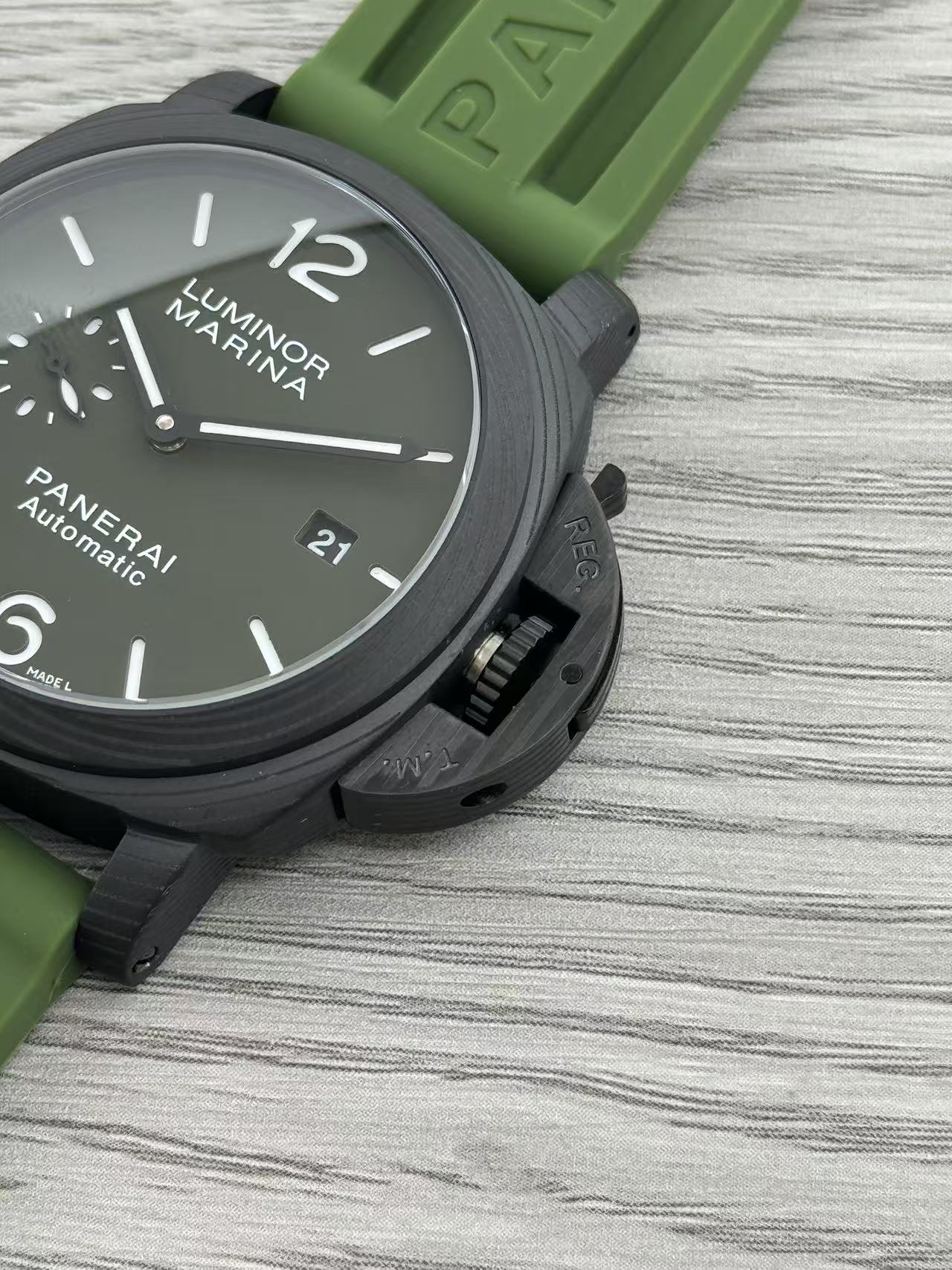 Grey Black - 904L Steel - Green Rubber -Automatic - 44mm