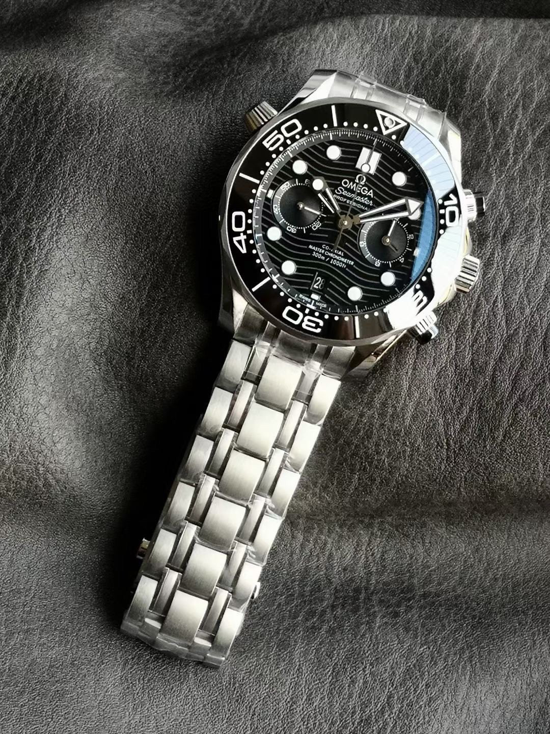 Black Steel - Grey Steel - Quartz - Automatic - 44mm